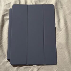 Sleek Gray Tablet Cover.
OFFICIAL APPLE SMART COVER
for ipad 9th generation 
NEW